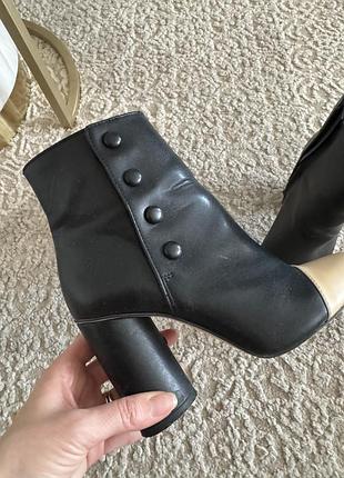Ботільони від бренду zara класичні в стилі шанель