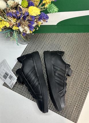 Оригінальні кросівки adidas 3