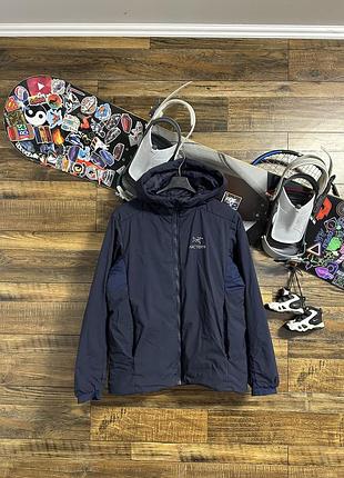 Куртка arc'teryx atom lt hoody, темно-синя, чоловіча, розмір m (asia 170/106a)