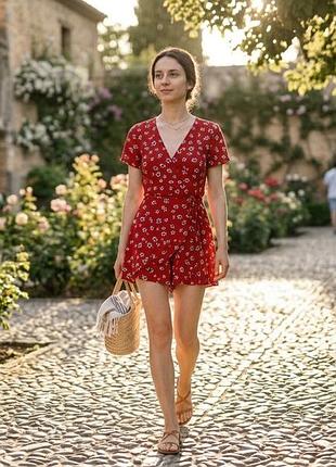 Літній червоний комбінезон-сукня pull&bear у квітковий принт (розмір s)