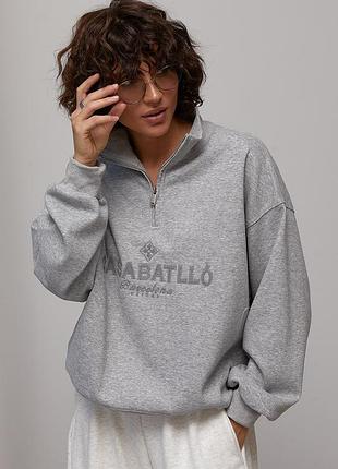 Теплый свитшот oversize с вышитой надписью мод 50379