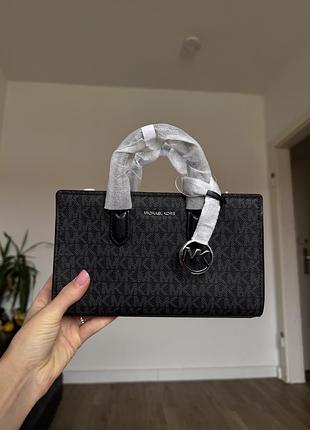 Сумки для жінок michael kors чорна з монограмою