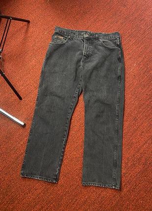 Чоловічі джинси regular-fit джинси wrangler кінця 90-х у графітовому кольорі faded black в ромірі м