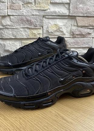 Оригінальні кросівки  nike tn air max plus "triple black"