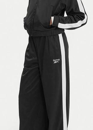 Спортивний оригінальний костюм reebok