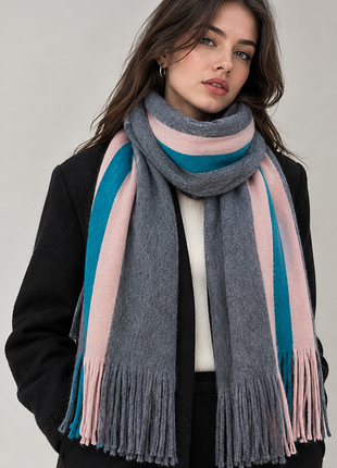 Женский объемный вязаный шарф с бахромой в полоску серый (6006)