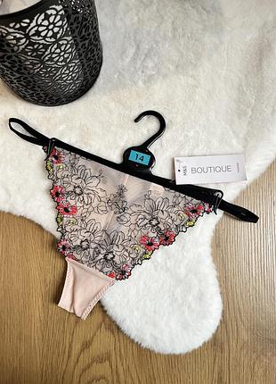 Красиві трусики з вишивкою від m&s