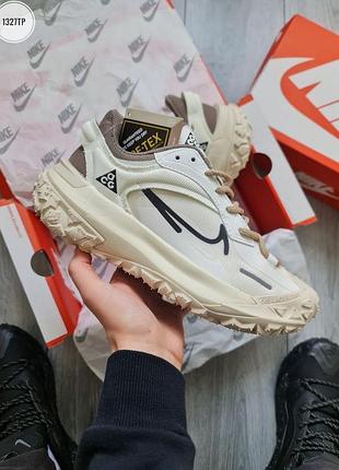Nike acg mounth fly