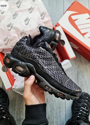 Nike air max plus tn black web