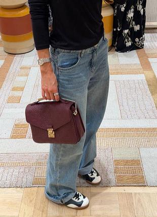 Сумка louis vuitton бордовий бургунді колір золота фурнітура замочок монограма lv