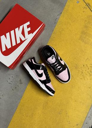 Nike dunk low pink/black patent