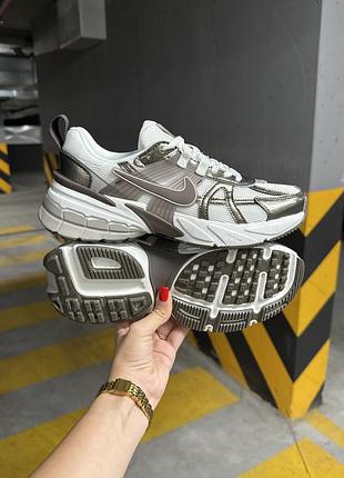 Nike v2k run mink brown 8