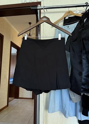 Чорна спідниця-шорти zara з розрізом