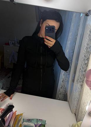 Кофта жіноча спортивна з капюшоном чорна