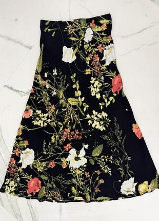 Спідниця h&m міді чорна з квітковим принтом, s, 100% віскоза