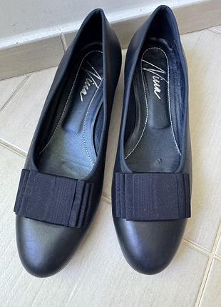 Продам шкіряні туфлі nina 9