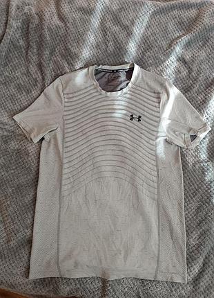 Футболка under armour