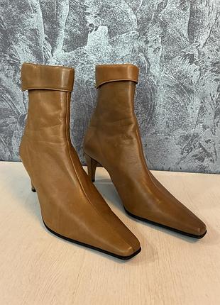 Стильні жіночі ботильйони k+s shoes карамельно-коричневого кольору із гострим носком, натуральна шкіра, розмір 40