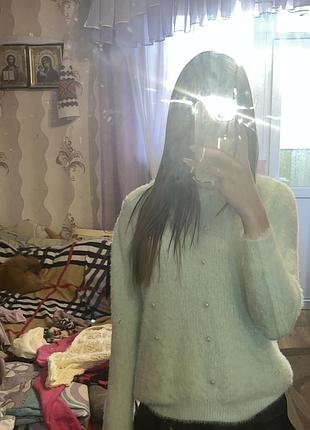Жіноча м'яка кофта світло-зеленого кольору