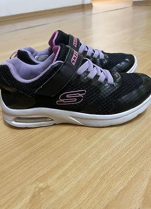 Кросівки для дівчинки skechers чорні з фіолетовим