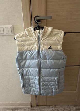 Жилетка жіноча adidas дута з капюшоном біло-блакитна