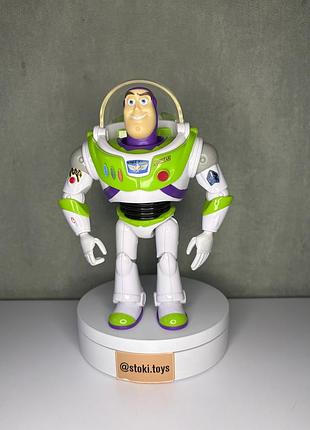 Фігурка базза лайтера (buzz lightyear) із франшизи «історія іграшок» (toy studio / toy story, виробництва mattel)