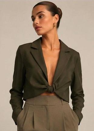 Zara укорочений піджак із зав'язкою спереду