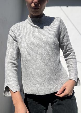 Сірий в'язаний гольф zara в рубчик / светр з розрізами на манжетах