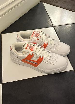 Нові кросівки reebok