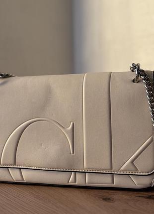 Сумка через плече жіноча calvin klein бежева