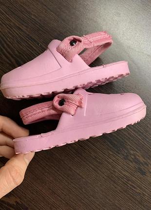 Crocs 2