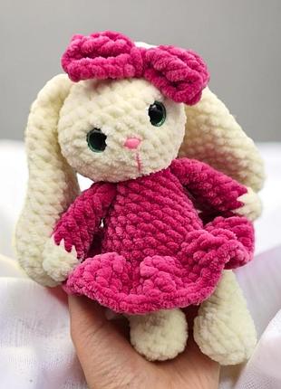 Вязаная игрушка ручной работы зайчик красавица, подарок для девочки