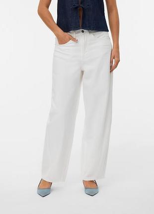 Женские белые barrel джинсы vero moda