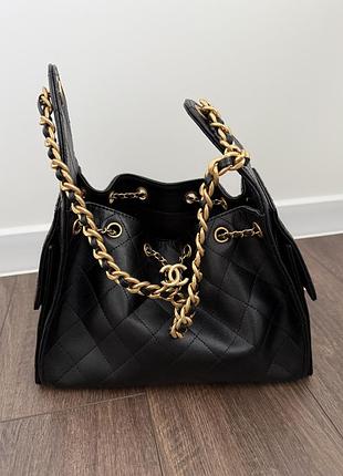 Сумка для жінок chanel чорна стьобана з натуральної шкіри