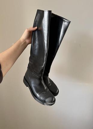 Шкіряні чоботи труби чорні zara