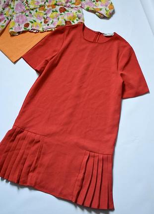 Красное платье из плиссе zara s