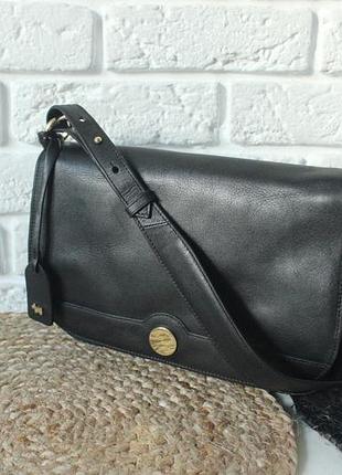 Стильная лаконичная сумка от radley. натуральная кожа.