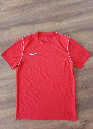 Брендова футболка nike.