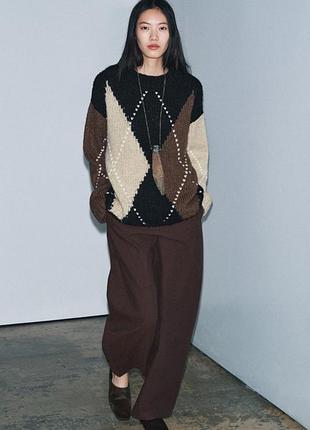 Брюки коричневого кольору з тоненьким смужки від zara