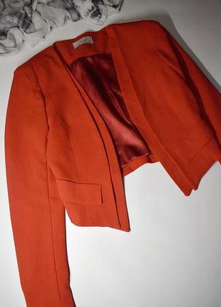 Короткий червоний цікавий жакет піджак closet s