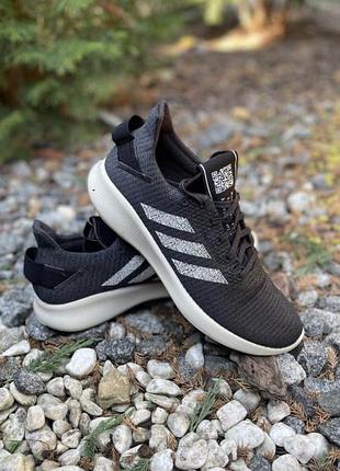 Оригінальні чоловічі кросівки adidas sensebounce+ street у дуже красивому темно-сірому кольорі (текстурне плетіння з чорними нитками).