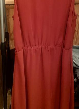 Легенька сукня  без рукавів