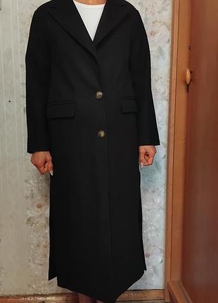Женское длинное черное пальто классического прямого кроя