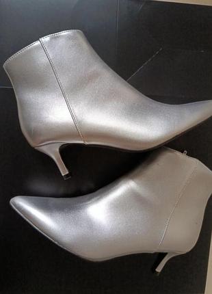 Черевики,ботильйони