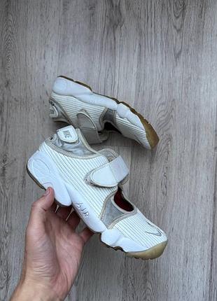 Шкіряні кросівки табі nike air rift 2008 оригінал