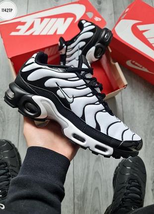 Nike air max plus tn black/white