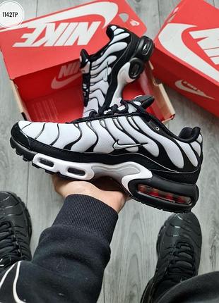 Nike air max plus tn black/white 4