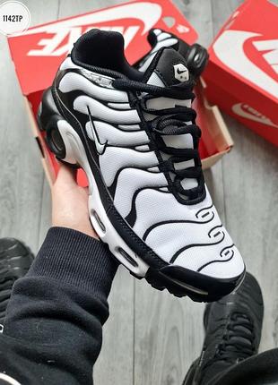 Nike air max plus tn black/white 2