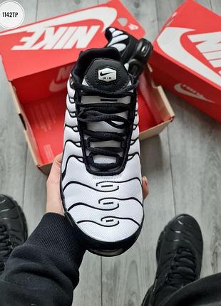 Nike air max plus tn black/white 3