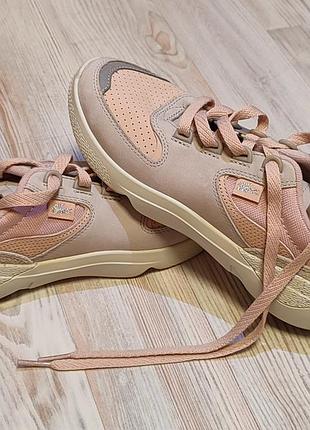 Продам lacoste жіночі кросівки 37 розміру нові натуральна шкіра